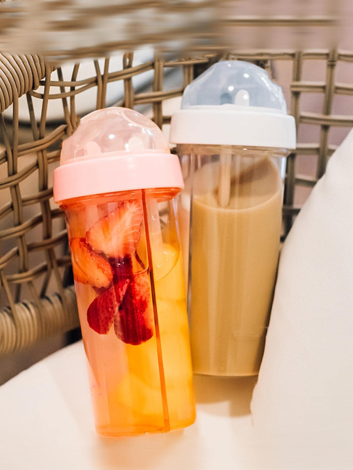 1pc Plastic Drinking Bottle With Two Straws, Creative Dual-Use Clear Portable Water Bottle For Outdoor