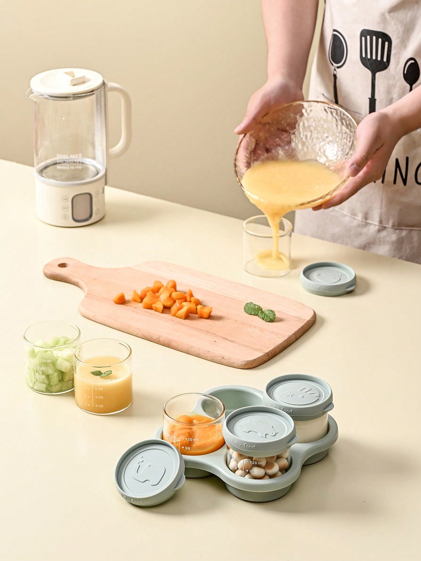 4pcs Baby Food Storage Box & 1pc Tray