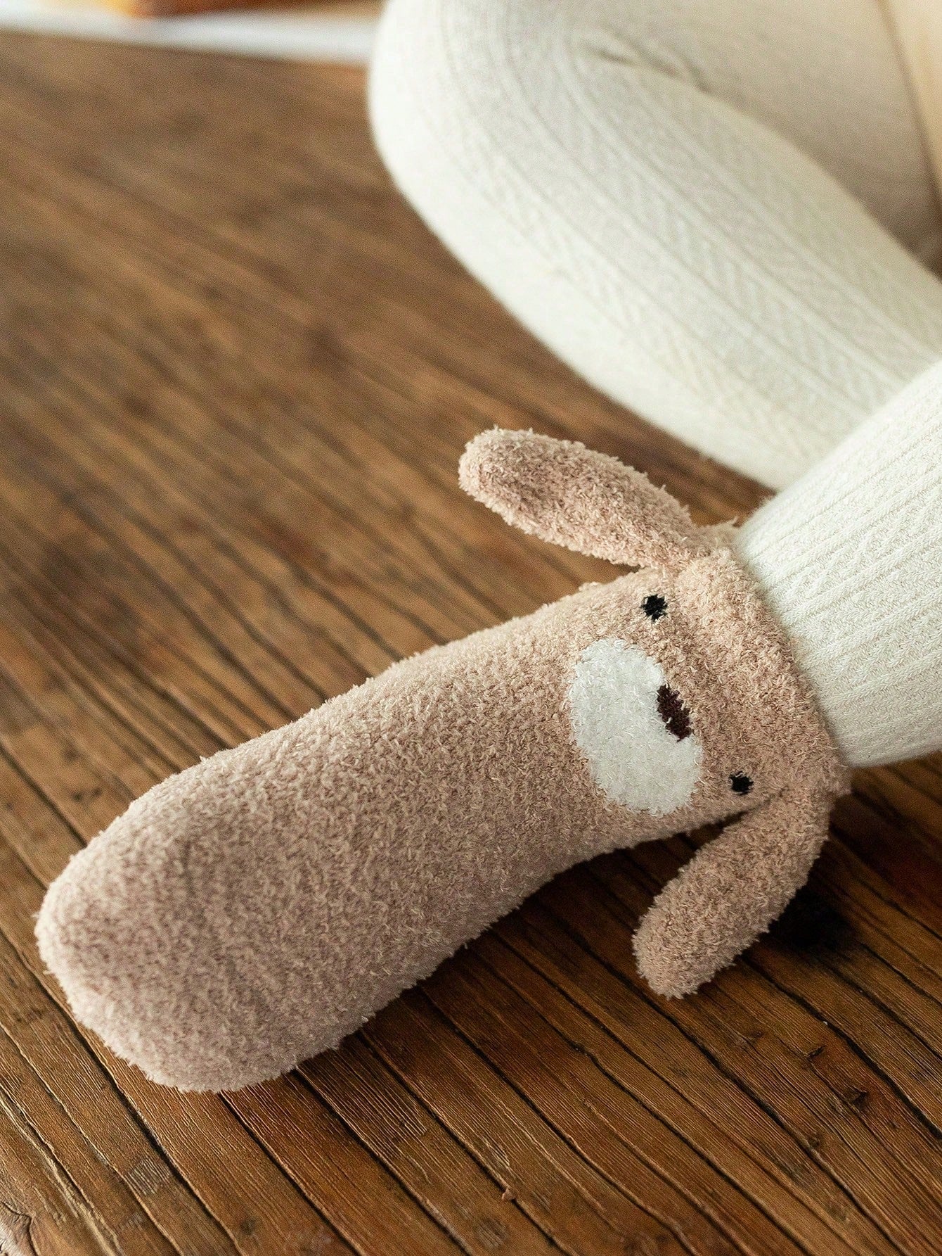 1 Pair Cozy Fleece Infant/Newborn Baby Socks With Grips, Warm And Comfortable For Boys & Girls, Suitable For Autumn/Winter