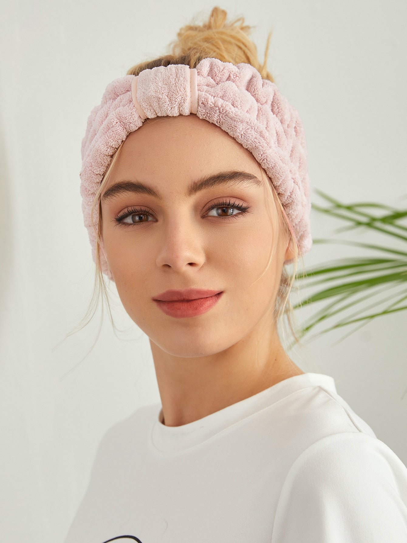 SHEIN BASIC LIVING Microfiber Spa Makeup Headband Coral Fleece