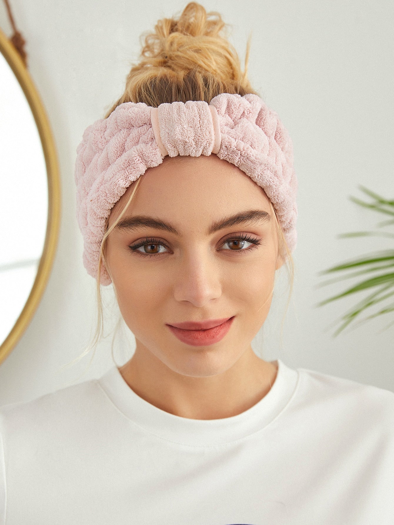SHEIN BASIC LIVING Microfiber Spa Makeup Headband Coral Fleece