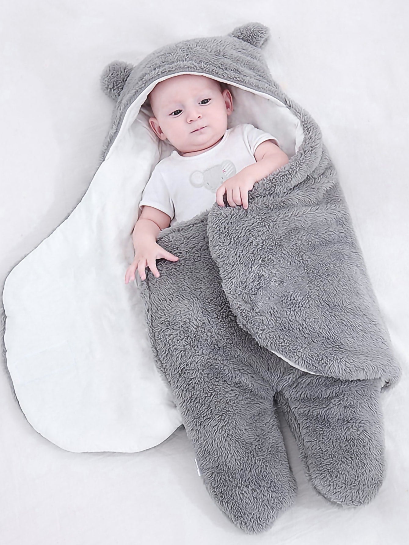 Baby Unisex 3D Ear Hooded Flannel Swaddling Blanket