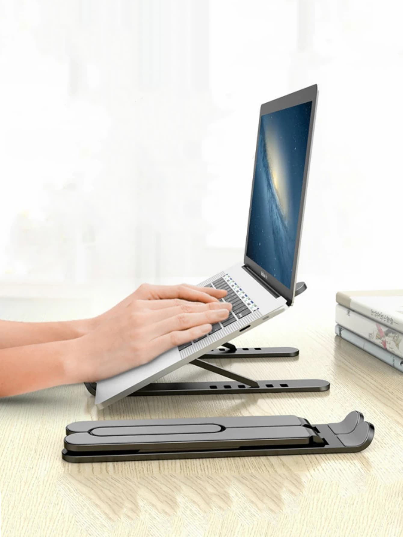 Foldable PC Stand