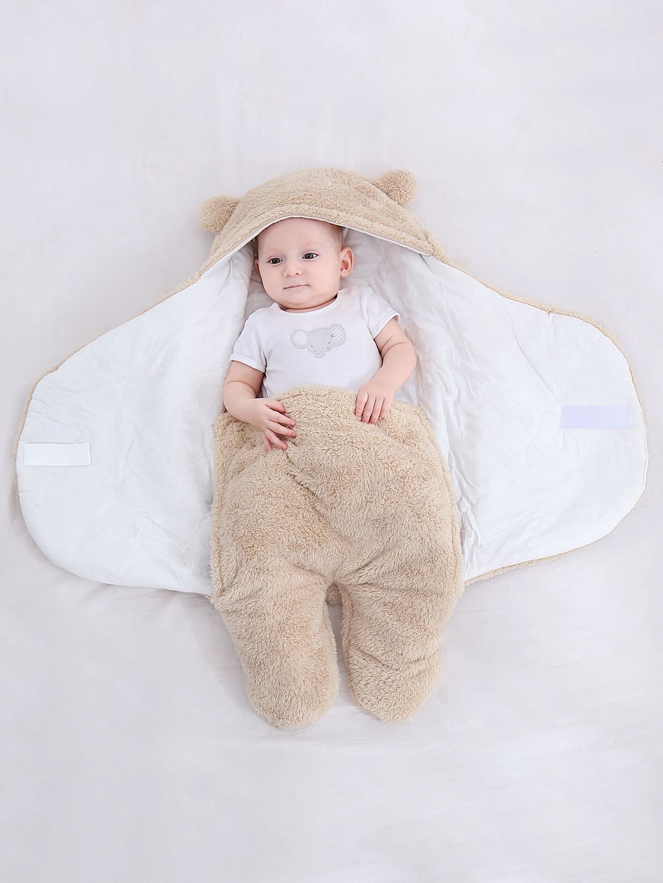 Baby Unisex 3D Ear Hooded Flannel Swaddling Blanket
