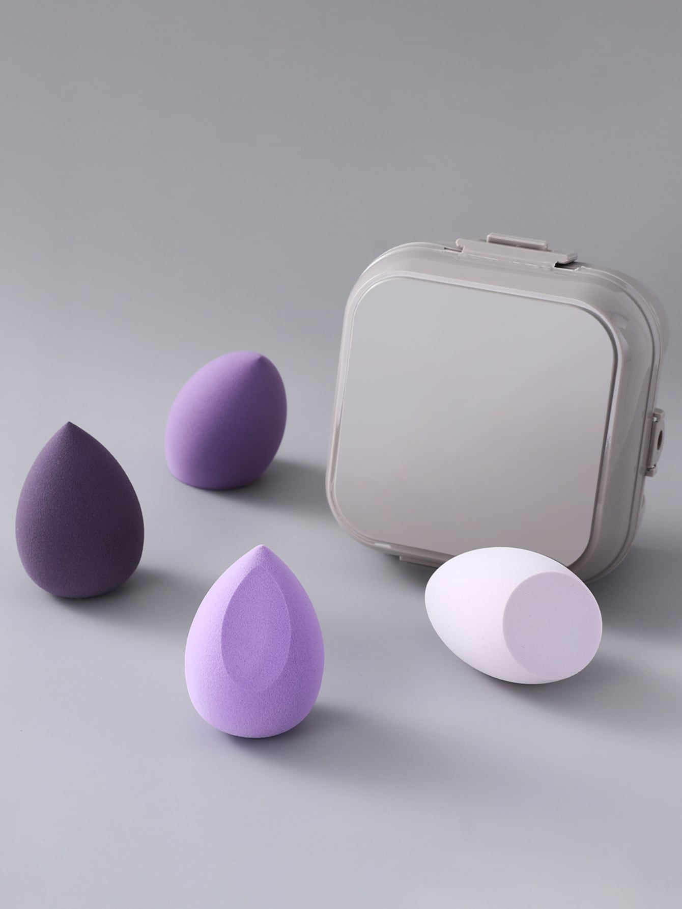 4pcs Makeup Sponge 1pc Storage Box