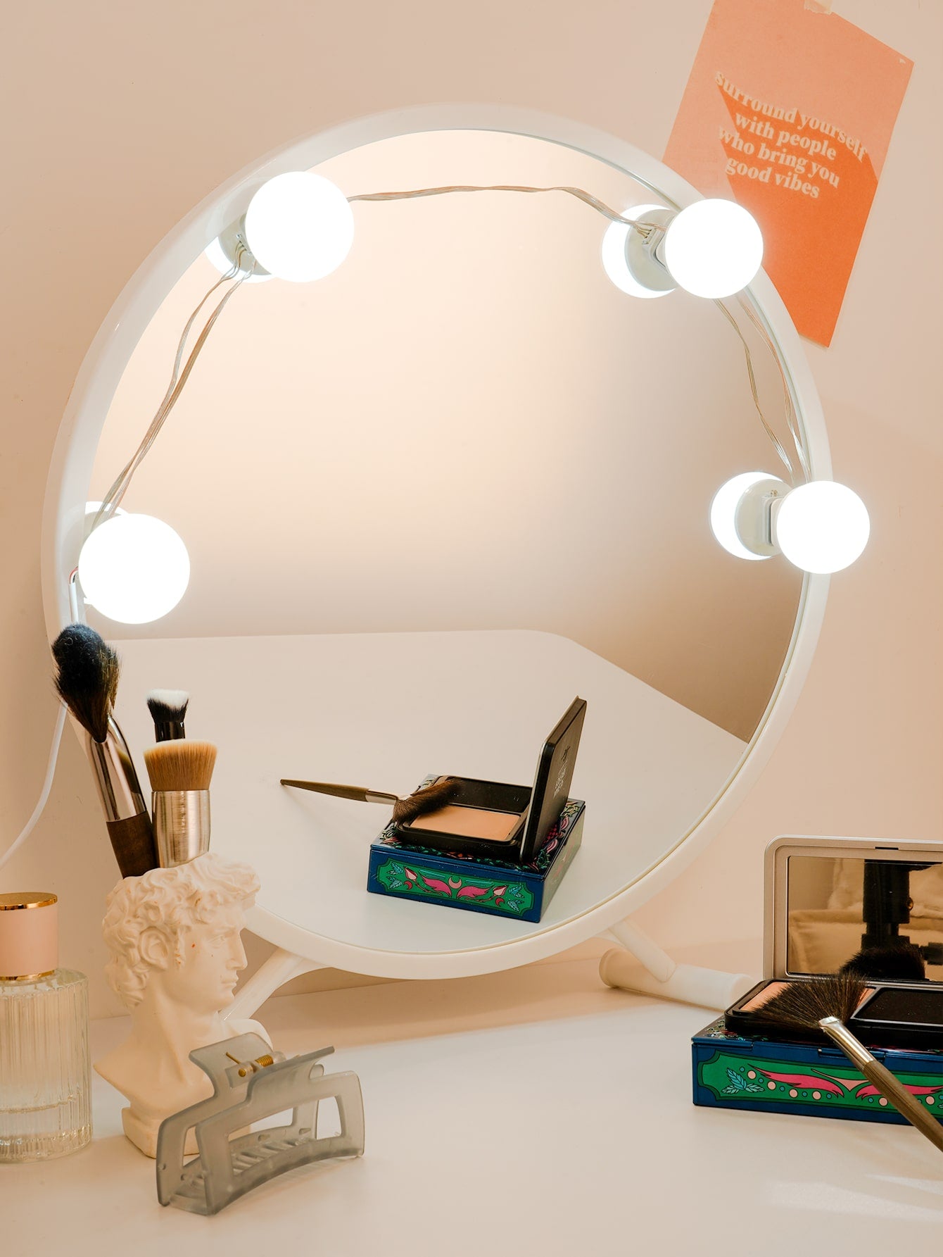 4pcs 3 Color Modes Stepless Dimming Vanity Light