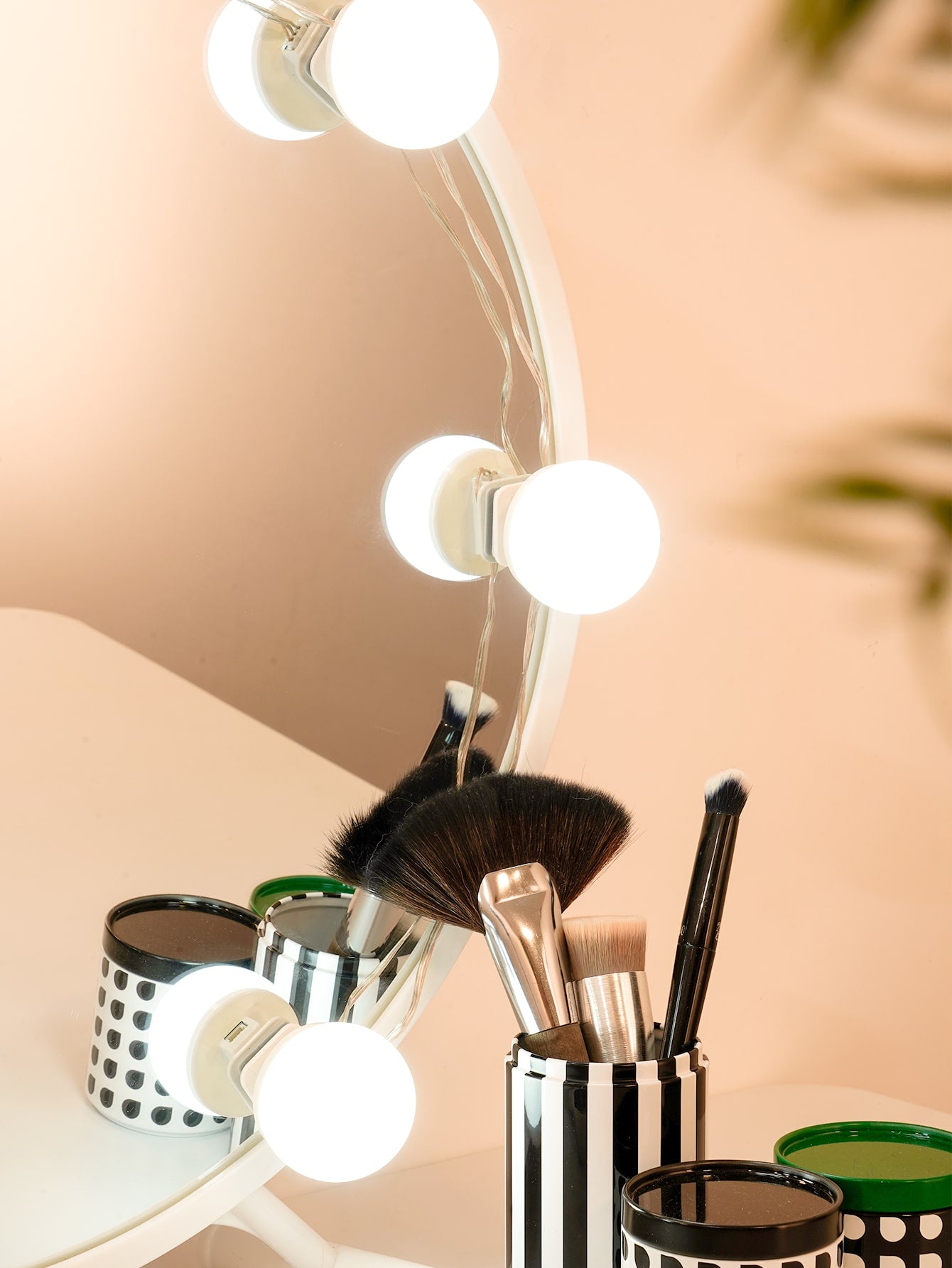 BASIC LIVING 6 LED Light Bulbs Vanity Mirror String Light