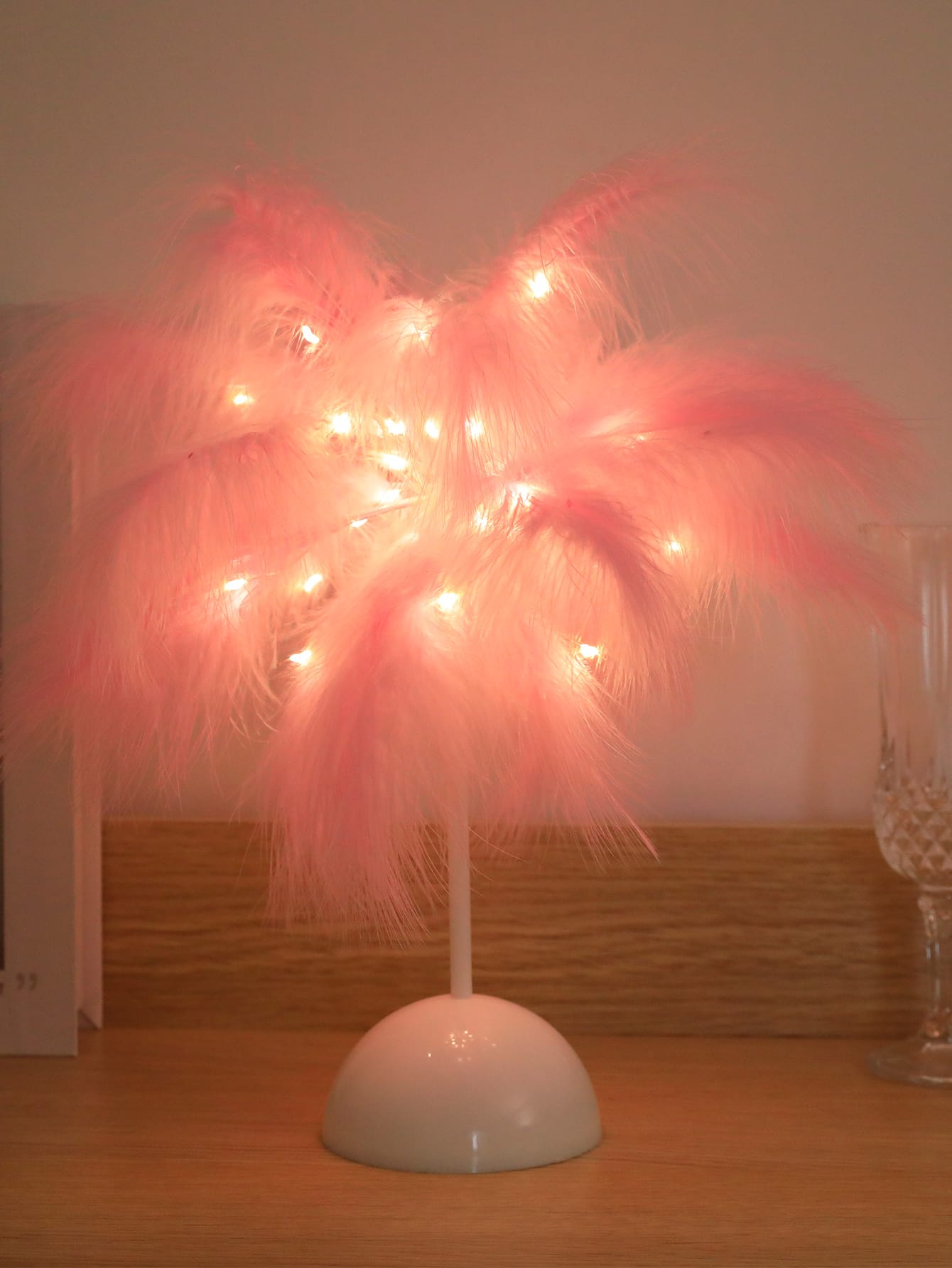Feather Decor Table Lamp