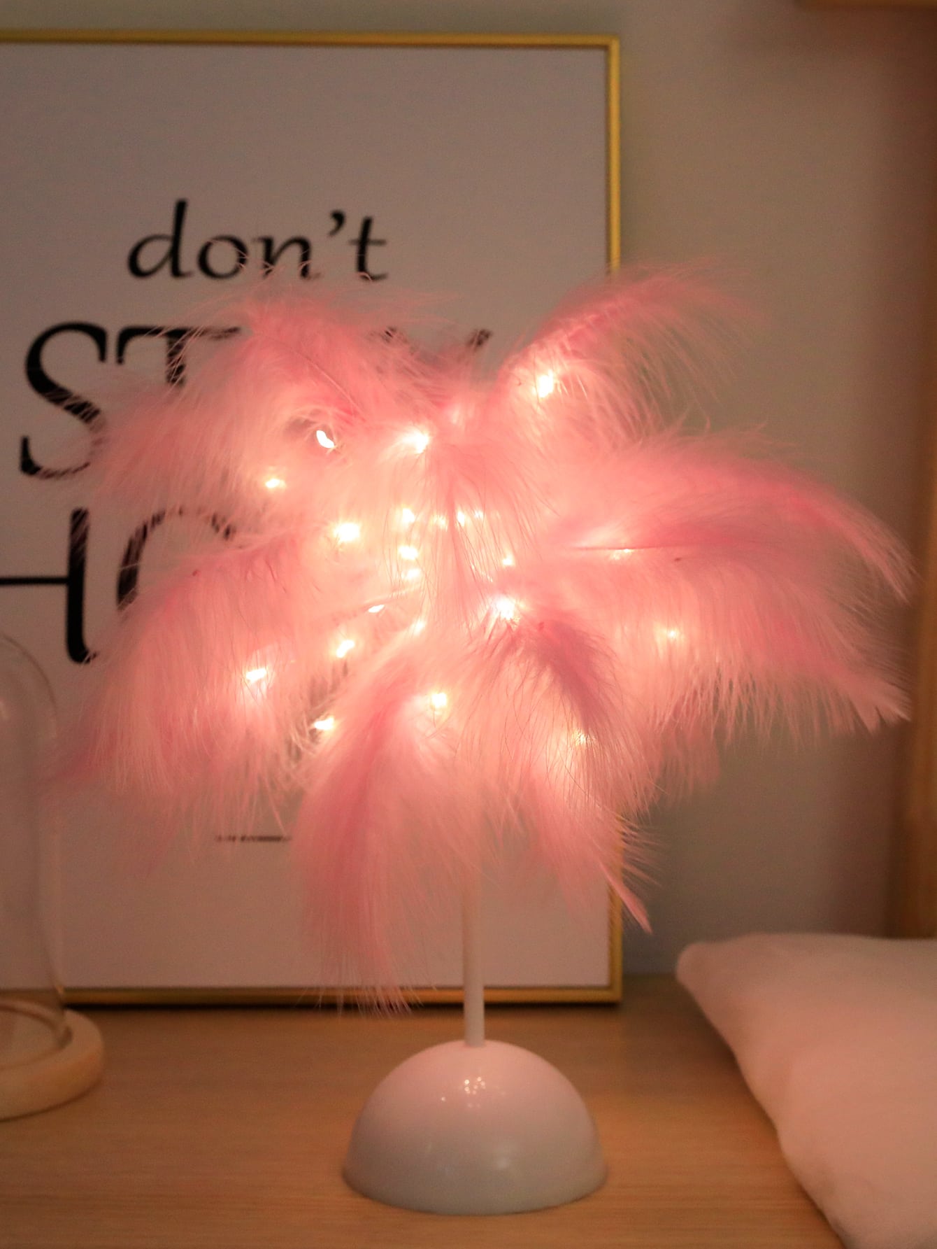 Feather Decor Table Lamp
