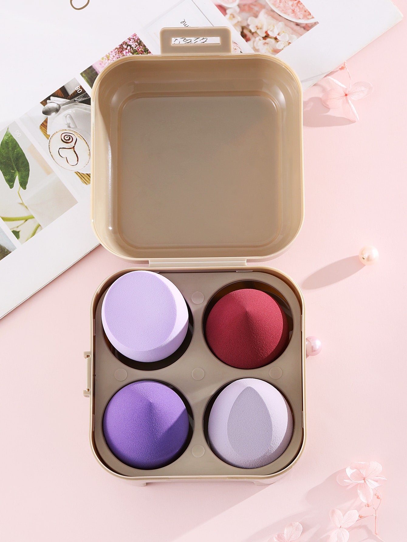 4pcs Makeup Sponge 1pc Storage Box
