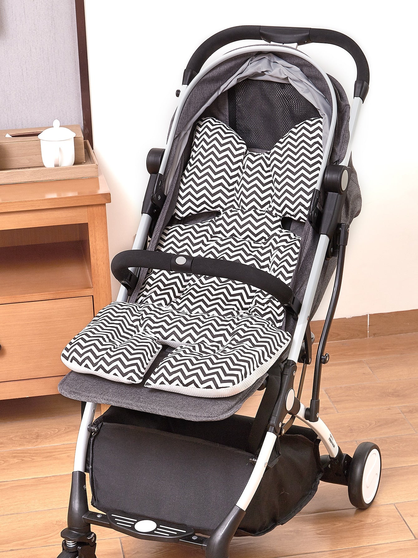 1pc Crown Pattern Baby Seat Liner