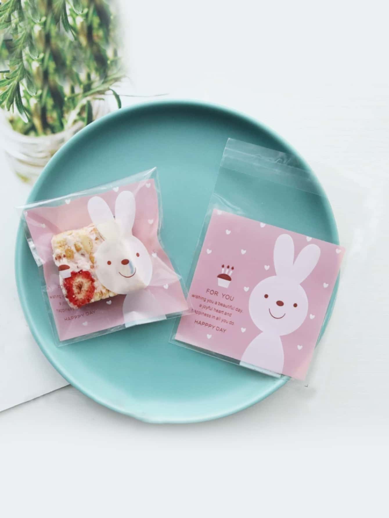 100pcs set Plastic Candy Packaging Bag Cartoon Rabbit Slogan Graphic Candy Packaging Bag For Kitchen