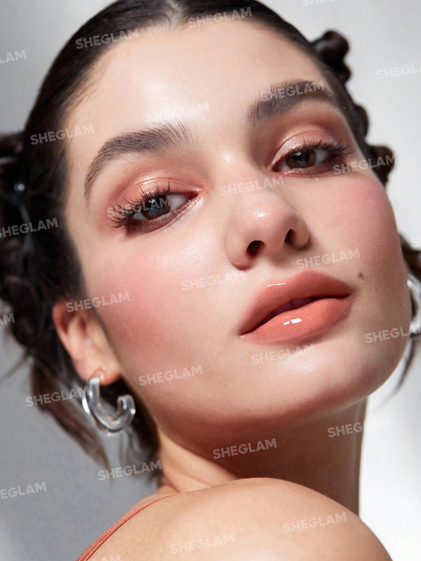 SHEGLAM Pout-Perfect Shine Lip Plumper-Sepia Kiss Moisturizing Plumping Solid Lip Gloss Non-Stick Nourishing Lip Plumping Serum Coconut Oil Lipstick Lip Cosmetics