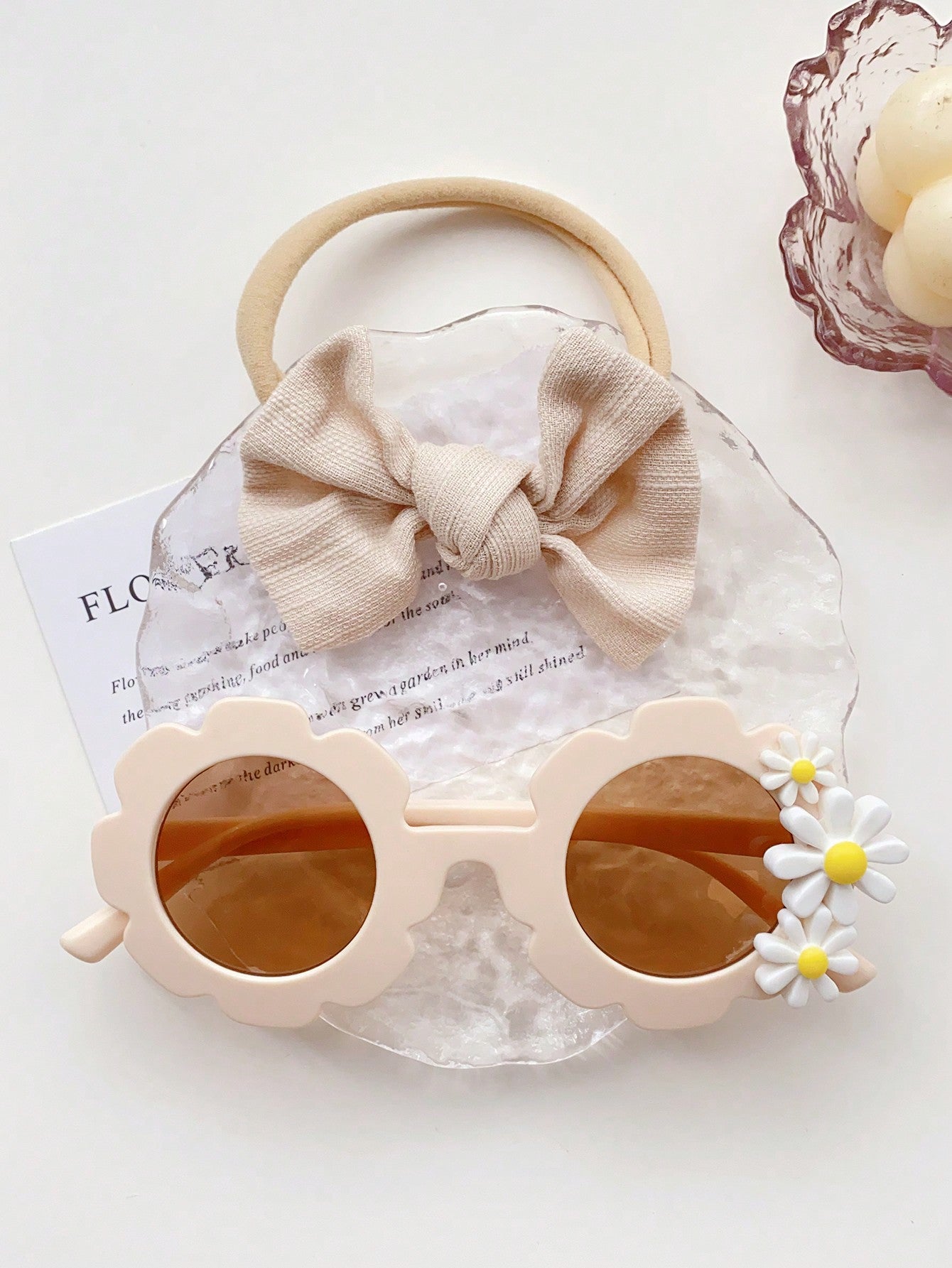 2pcs/Set White Flower Sunglasses And Cute Bowknot Headband For Kids
