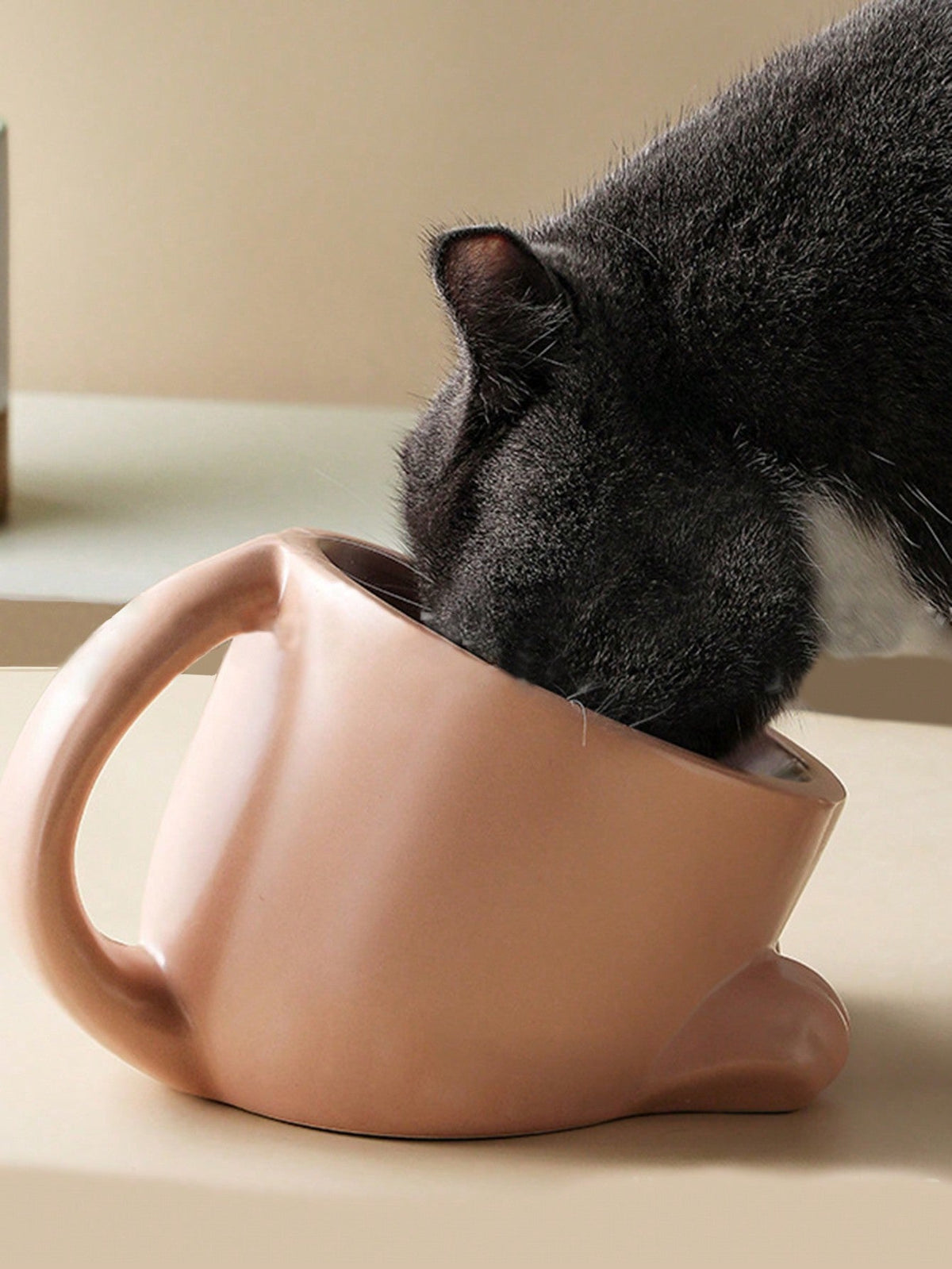 1pc Ceramic Pet Bowl With Handle, Preventing Spills & Protecting Spine & Reducing Chin Acne, Suitable For Small & Medium Sized Pets