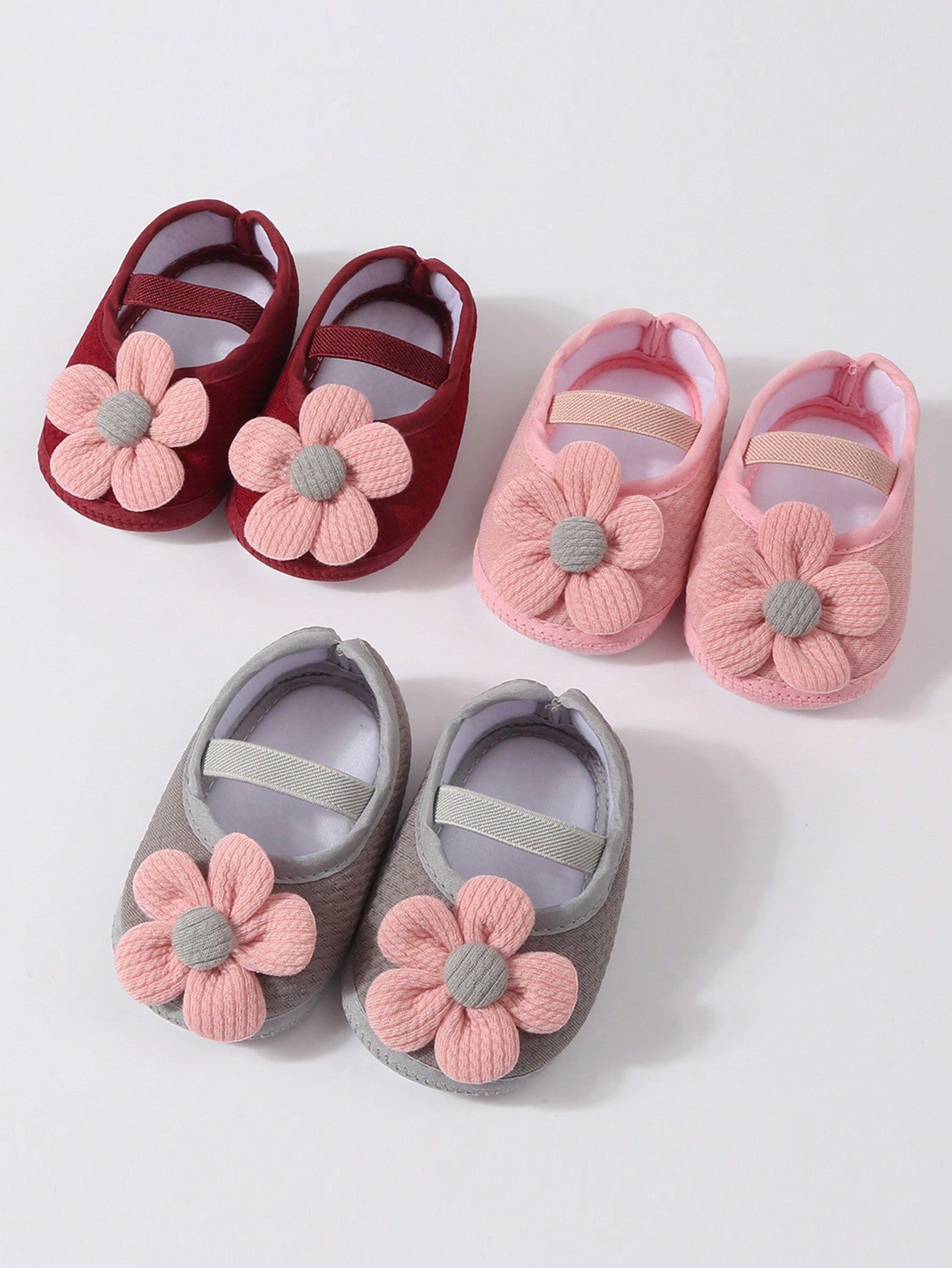 1 Pair Of Infant Shoes, Suitable For Indoor Anti-Slip Learning To Walk, Soft Flat Shoes For Infants, Simple And Solid Color Design Of Lovely Flowers.