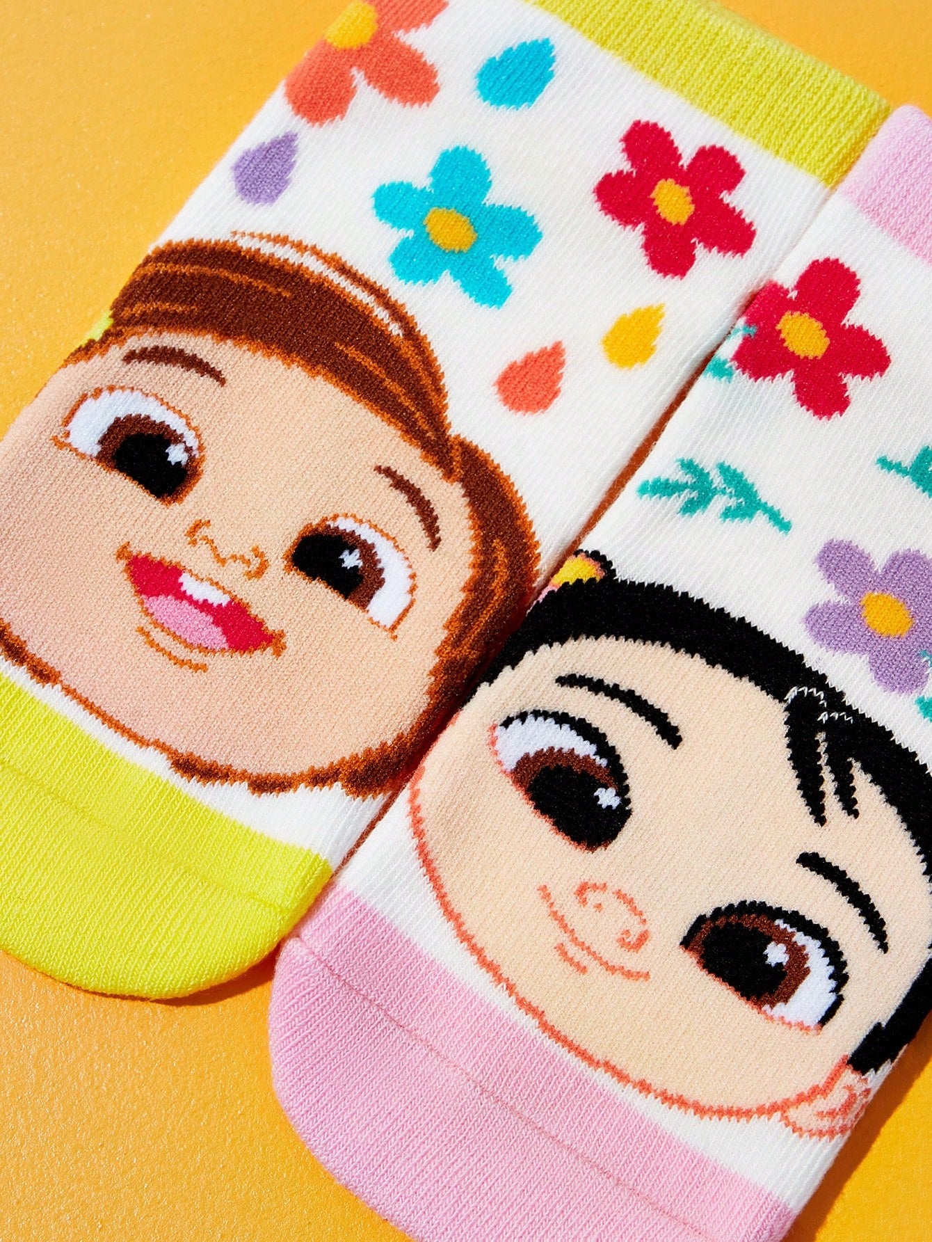 CoComelon X  2 Pairs Cute Cartoon Character & Floral Pattern Contrast Color Kids Socks