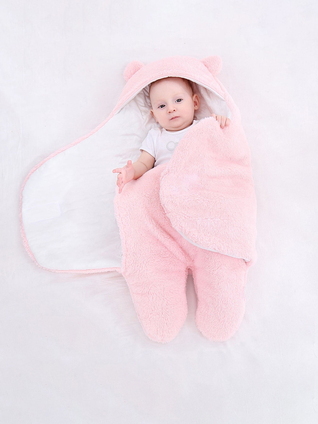 Baby Unisex 3D Ear Hooded Flannel Swaddling Blanket