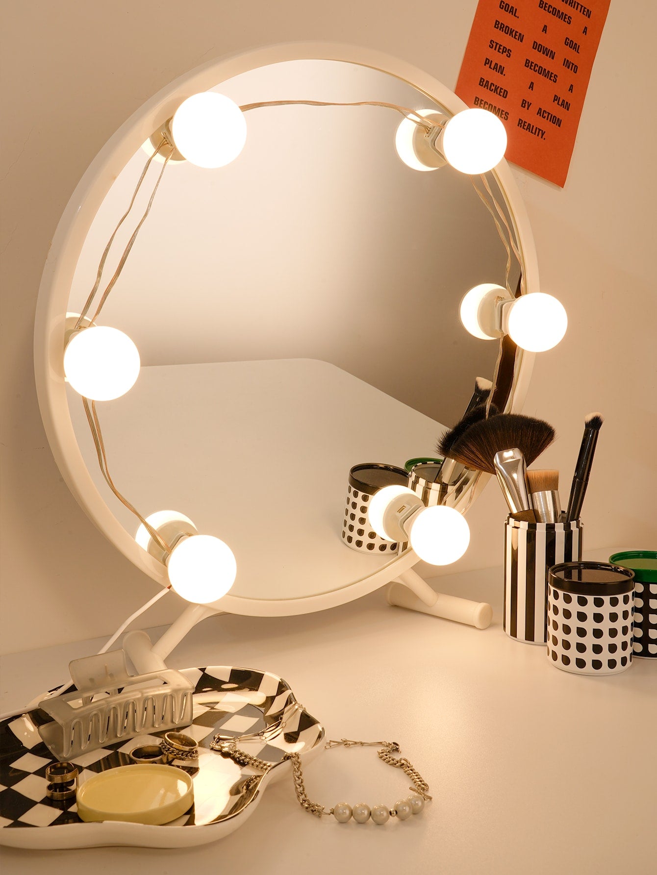BASIC LIVING 6 LED Light Bulbs Vanity Mirror String Light