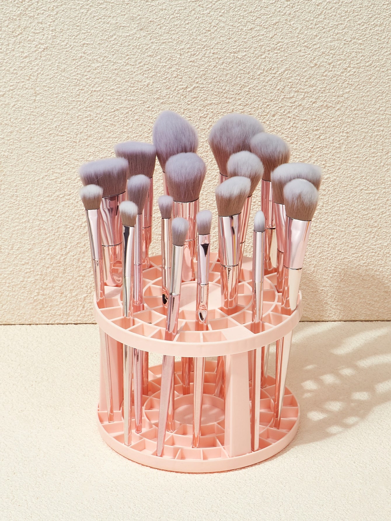 BASIC LIVING Makeup Brush Storage Stand Pink