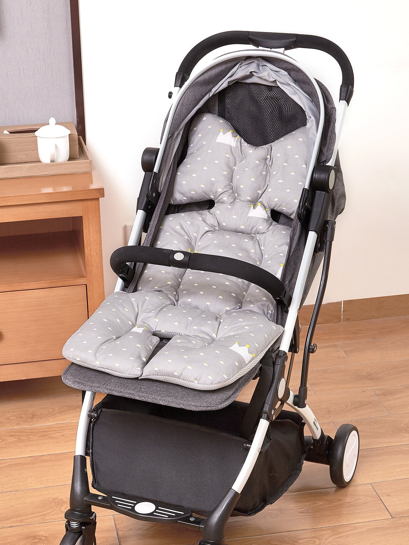 1pc Crown Pattern Baby Seat Liner
