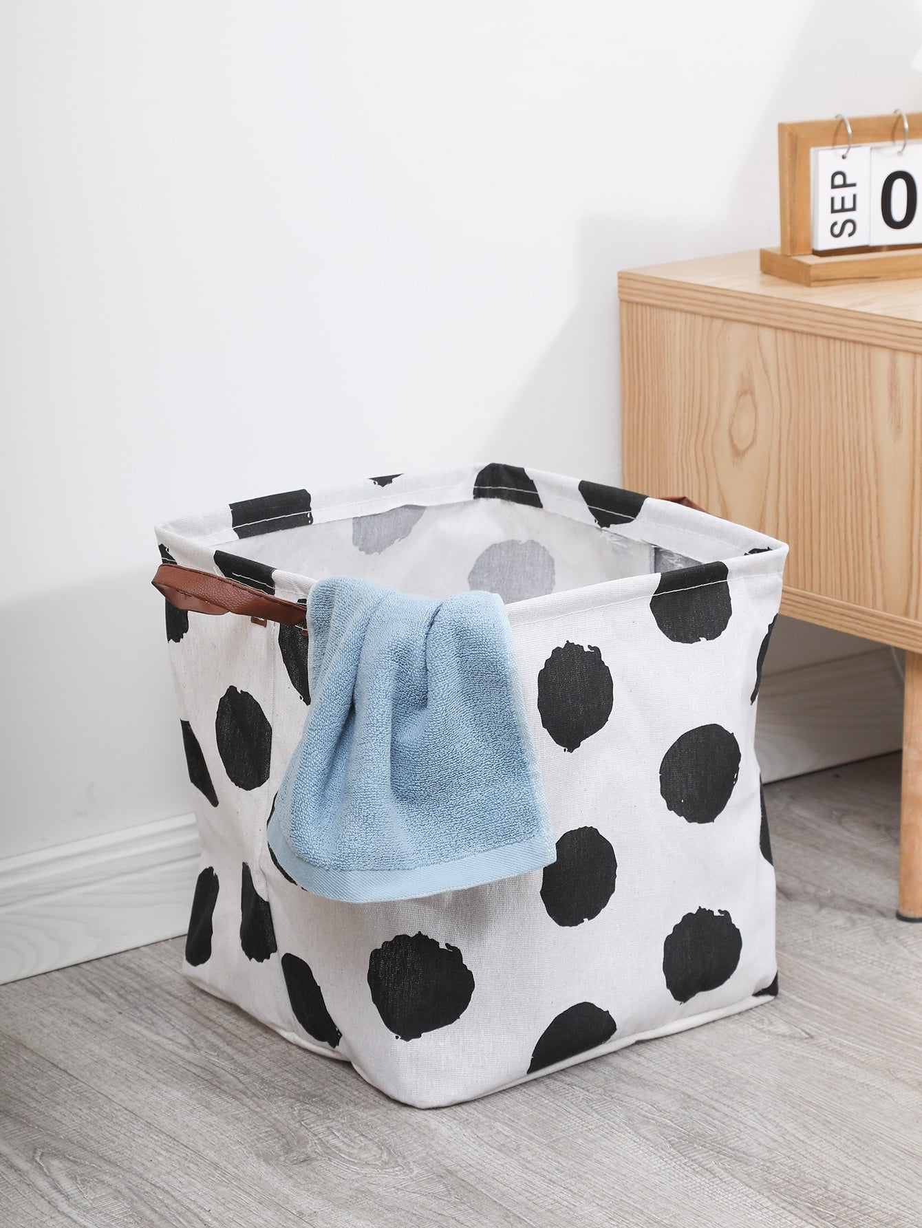 Polka Dot Pattern Laundry Basket